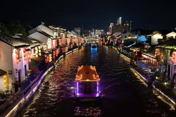 金岭速配 江苏无锡：夜经济点亮古运河